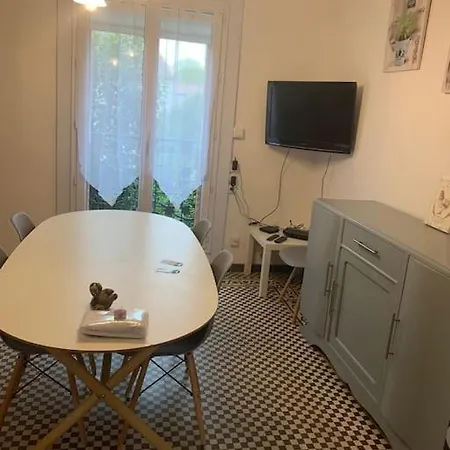 Maison Vigneronne Pleine De Charme דירה Valros